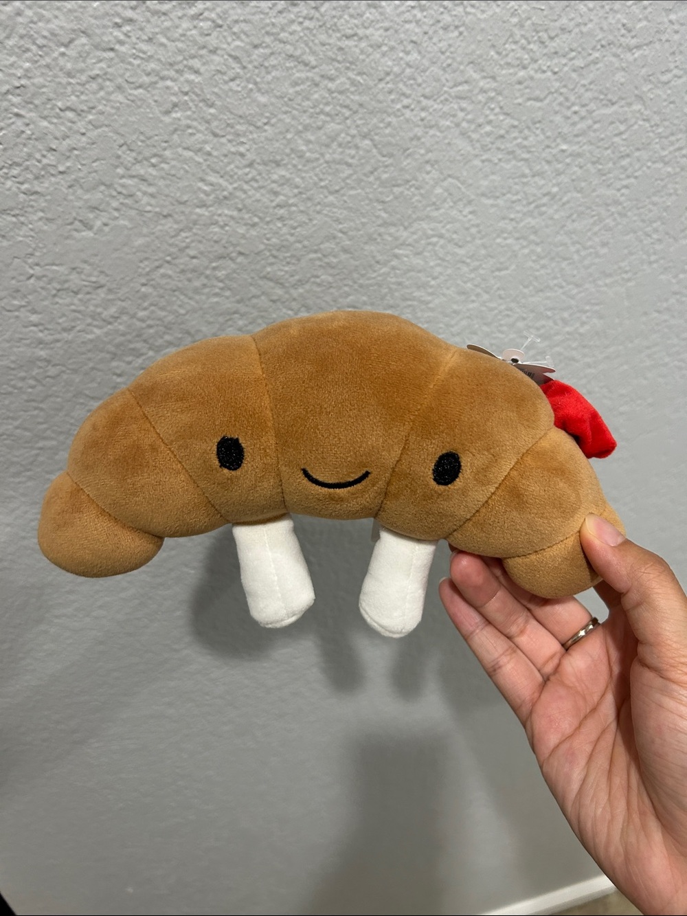 nwt croissant plushie